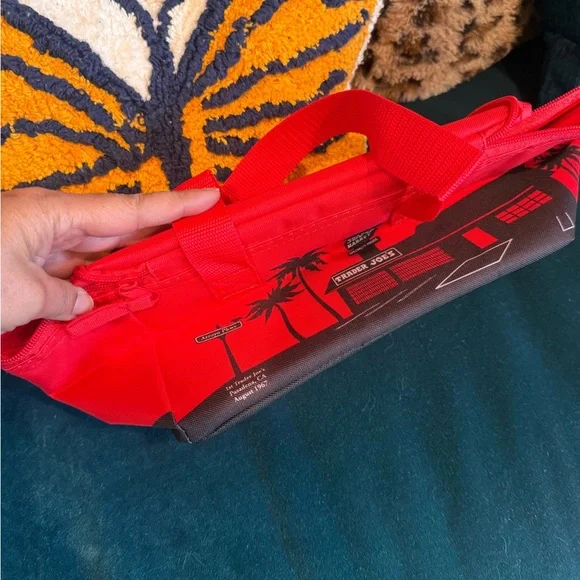 Insulated bag : NOTE THE PRICING IS COMPARATIVELY LOW!!! Please NO HALF OFFERS! - Picture 5 of 7